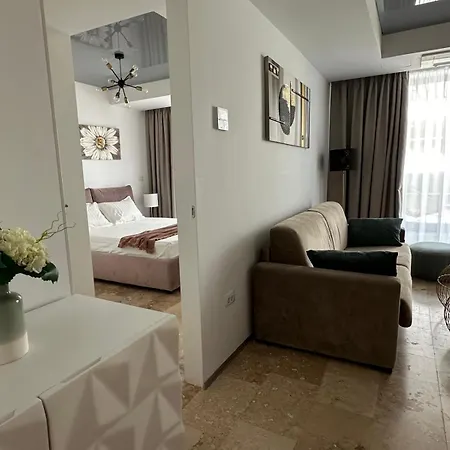 Astria Marbella - Complex Novum